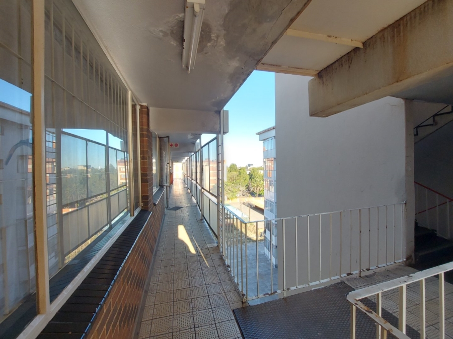 1 Bedroom Property for Sale in Bloemfontein Free State
